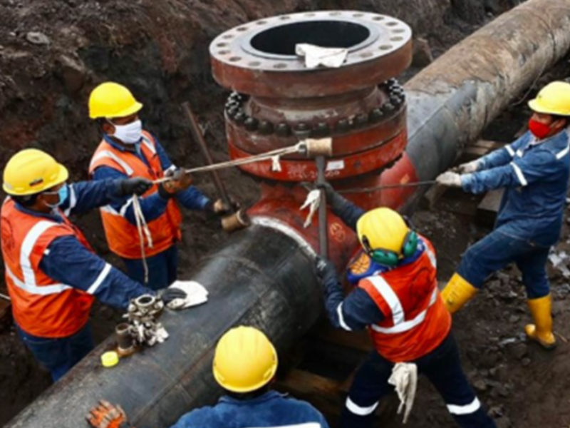 montaje  tuberías  sector petrolero Quito 